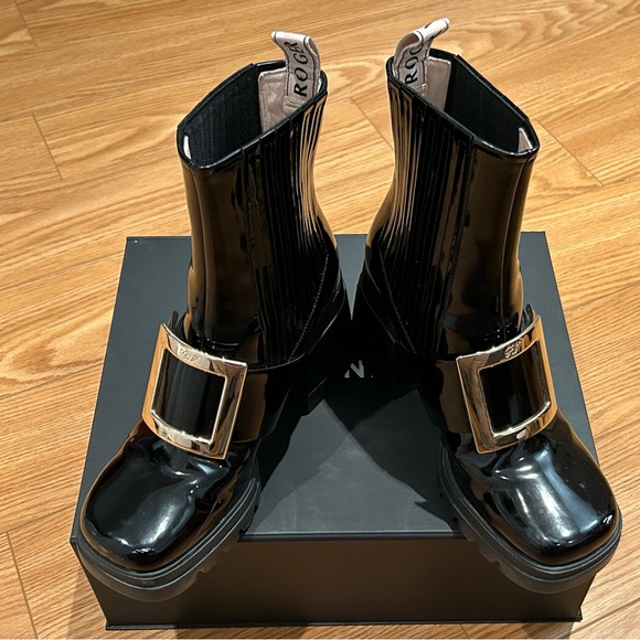 Roger Vivier Black Patent Leather Boots with Gold Buckle Detail - Picture 1 of 2